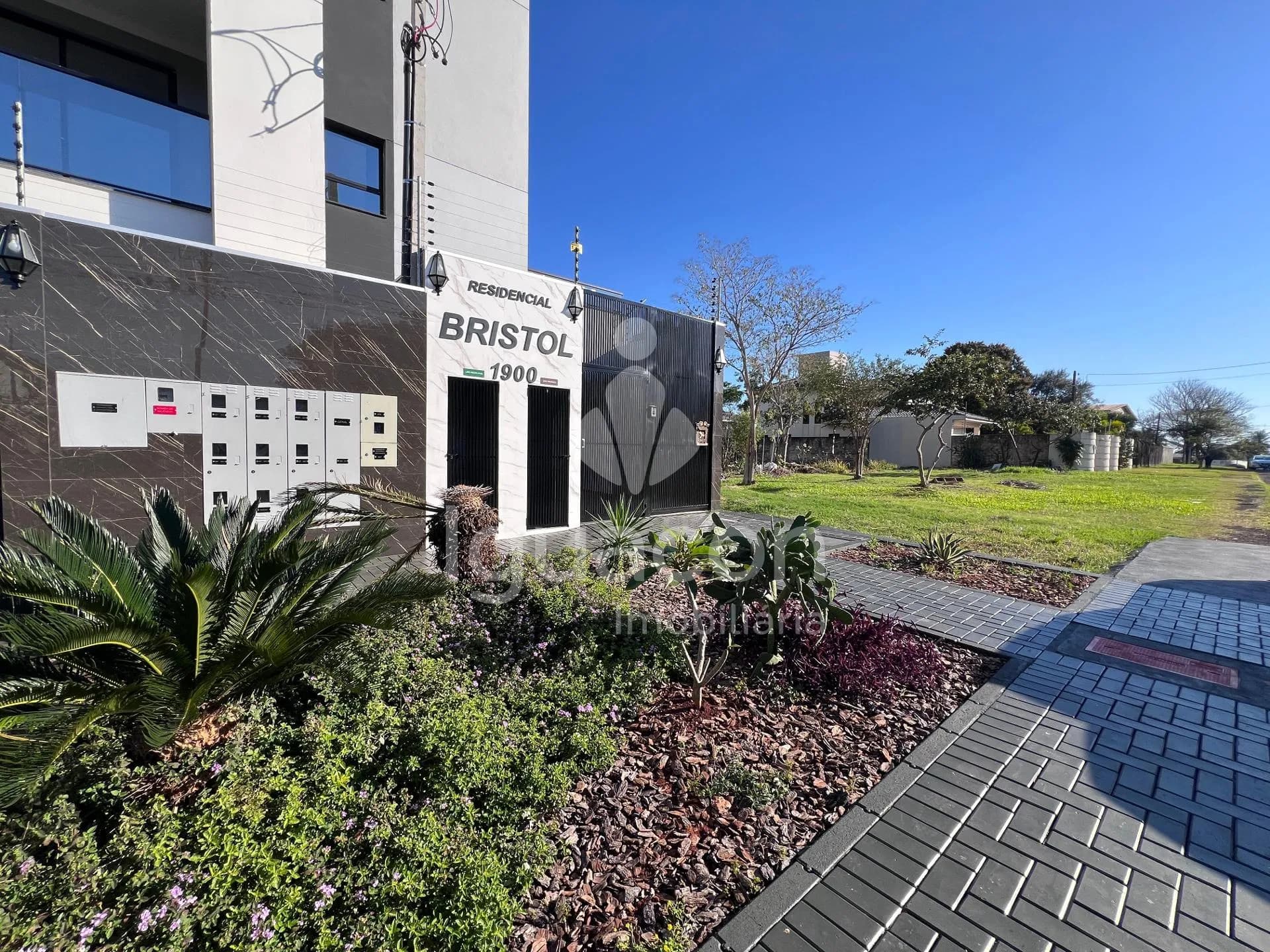 Apartamento em Jardim Lancaster