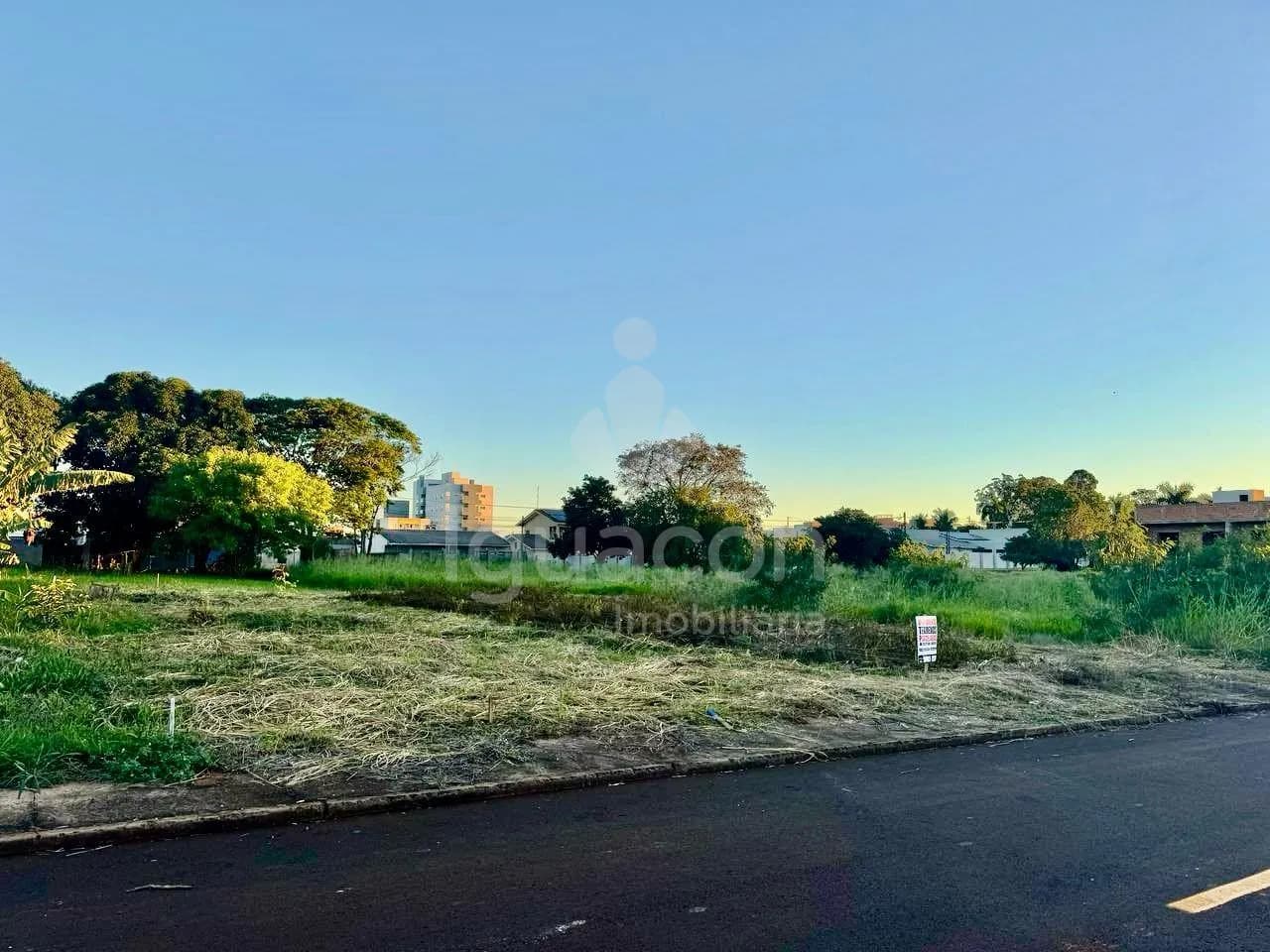 Terreno em Jardim Lancaster